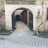 Отель Mysterious Cave Suites, фото 1