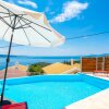 Отель Villa Frosso Large Private Pool Walk to Beach Sea Views A C Wifi Car Not Required - 556, фото 6