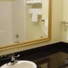 Отель HomeTown Inn & Suites, фото 9