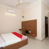 Отель OYO 19979 Hotel Rajshri, фото 19