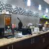 Отель La Quinta Inn & Suites by Wyndham Pearsall, фото 18