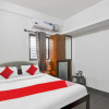 Отель OYO Flagship 807292 Sunrise Guest House, фото 5