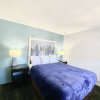 Отель Bluebird Day Inn & Suites, фото 32