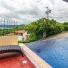 Отель 1BD Unit With Pool, AC and Great Ocean View, фото 19