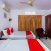 Отель Uv Comforts By OYO Rooms, фото 3