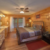 Отель Bear Creek - 2 Br Cabin, фото 9