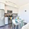 Отель Stunning Harbourfront Condo, фото 6