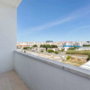 Отель Spacious 1 Bed Apt w/Balcony, Sleeps 3, фото 8
