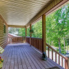 Отель Bluebird's Song by HoneyBearCabins, фото 8
