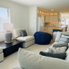 Отель The Skipper 2 Bedroom Condo by Redawning, фото 6