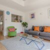 Отель 2 Bedroom House With Garden in Tooting, фото 4