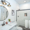 Отель Spectacular 3 BR 2 5 BA Apt Near Downtown, фото 3