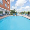 Отель Holiday Inn Express & Suites Bryan в Ирвинге