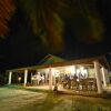 Отель Swains Cay Lodge в Mangrove Сау