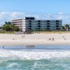 Отель La Quinta Inn & Suites by Wyndham Cocoa Beach Oceanfront, фото 21