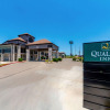 Отель Quality Inn I-10 East near Frost Bank Center, фото 1