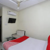 Отель US Residency By OYO Rooms, фото 23
