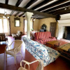 Отель La Ferme du Port d'Enveaux - Le Gîte, фото 3