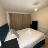 Отель Remarkable 1-bed Apartment in Romford, фото 19