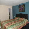 Отель Foxy's Den Motel, фото 6