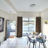 Отель Gorgeous Lake & Mountain View Apartment, фото 10