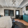 Отель Luxurious La Casa W/pool & Hot Tub, фото 37