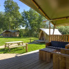 Отель Glamping Tent With Kitchen Near Zwolle, фото 13