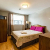 Отель Victoria Village, Modern Two Bedroom With Parking, фото 4