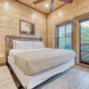 Отель Wanderer by Avantstay Sleeps 34, A+ Custom Smokies Cabin, фото 20