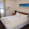 Отель Charming, Private 3-Bedroom Cottage By The Bay в Брисбене