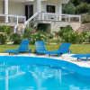 Отель Swanky Holiday Home in Gourgovli with Private Swimming Pool, фото 14