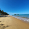 Отель Tropical Unit with Private Fenced Garden Close to The Beach 4, фото 9