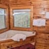 Отель Wolfsong Lodge 5 Bedrooms 4.5 Bathrooms Cabin, фото 5