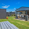 Отель Sunnyside Spa Retreat - Mangawhai Holiday Home, фото 11