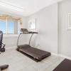 Отель 2br/2ba Sleeps 8, Beachfront w/ Pool, фото 35
