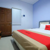 Отель RedDoorz near Universitas Semarang, фото 5