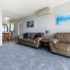 Отель Castaways Unit 1, 17 Shoal Bay Road, фото 3
