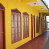 Отель Malika's Yellow House, фото 1