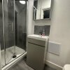Отель 6 Bedroom 5 Shower rm House in Central Nottingham, фото 26