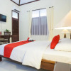 Отель Reddoorz Plus Near Kalibaru Station, фото 28