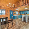 Отель Fully Remodeled Munds Park Cabin: Deck & Fireplace, фото 6