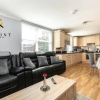 Отель FANTASTIC Duplex 2 Bed Apt-PARKING, фото 2