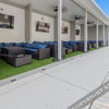 Отель Seaport Suites, фото 1