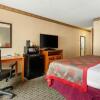 Отель Ramada by Wyndham Levittown Bucks County, фото 2