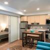 Отель New Listing Chic Capitol Hill W Courtyards 1 Bedroom Condo, фото 1