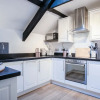 Отель Cosy At The Mews - 2 Bedroom Apartment - Tenby, фото 12