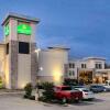 Отель La Quinta Inn & Suites by Wyndham Tyler - University Area, фото 12