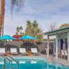 Отель Palm Springs Pool Pad в Палм-Спрингсе