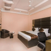 Отель OYO 11532 Hotel SR Grand, фото 18