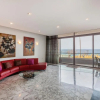 Отель Spacious Seafront APT with Living, Sofa, WIFI & AC by 360 Estates, фото 21